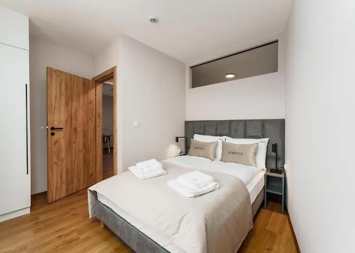 Akces Kasprowicza 20c- Nieczynny Basen 09 Do 15 Marzec Parking W Marcu 2026 W Cenie Basen, Sauny, Jacuzzi, Silownia W Cenie - Parkplatz Im Maerz 2026 Im Preis Enthalten Schwimmbad, Saunen, Jacuzzi, Fitnessstudio Im Preis Apartment *