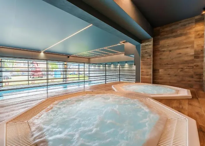 Akces Kasprowicza 20c- Nieczynny Basen 09 Do 15 Marzec Parking W Marcu 2026 W Cenie Basen, Sauny, Jacuzzi, Silownia W Cenie - Parkplatz Im Maerz 2026 Im Preis Enthalten Schwimmbad, Saunen, Jacuzzi, Fitnessstudio Im Preis