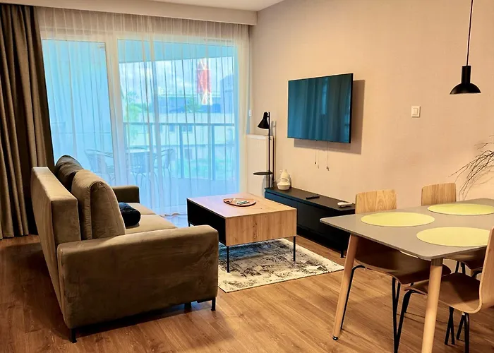 Akces Kasprowicza 20c- Nieczynny Basen 09 Do 15 Marzec Parking W Marcu 2026 W Cenie Basen, Sauny, Jacuzzi, Silownia W Cenie - Parkplatz Im Maerz 2026 Im Preis Enthalten Schwimmbad, Saunen, Jacuzzi, Fitnessstudio Im Preis *